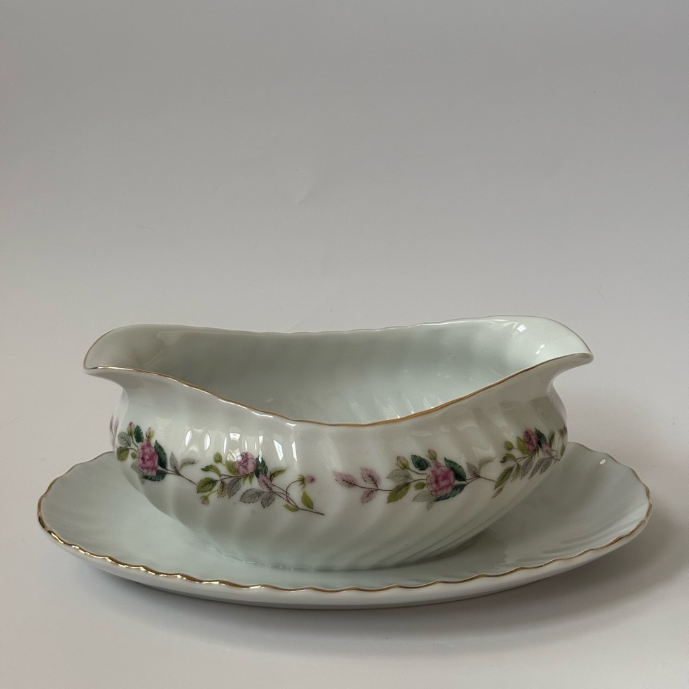 Creative Fine China 2345 Regency Rose Gravy Boat with Attached Underplate